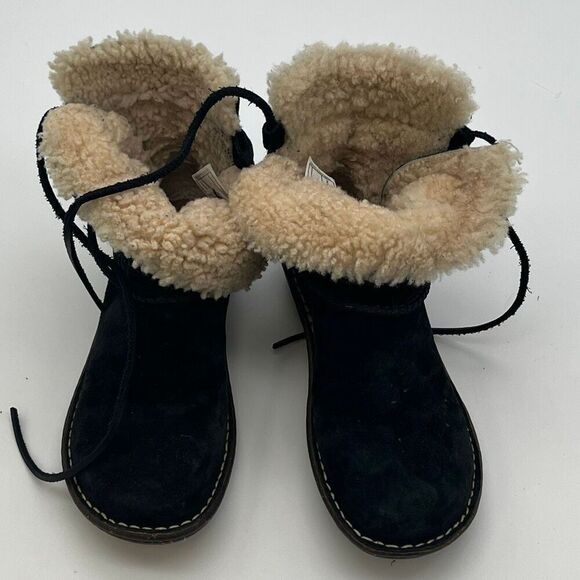 UGG Women’s Caspia Suede Shearling Ankle Boots Size 6 Black Lace Up Winter Shoes - Picture 2 of 8